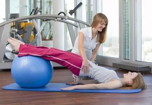 Yoga-Ball-Bauchmuskeltraining
